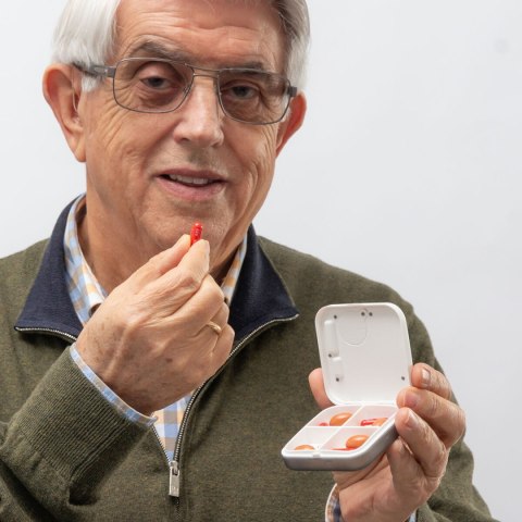 Elektroniczny pojemnik na tabletki Pilly InnovaGoods
